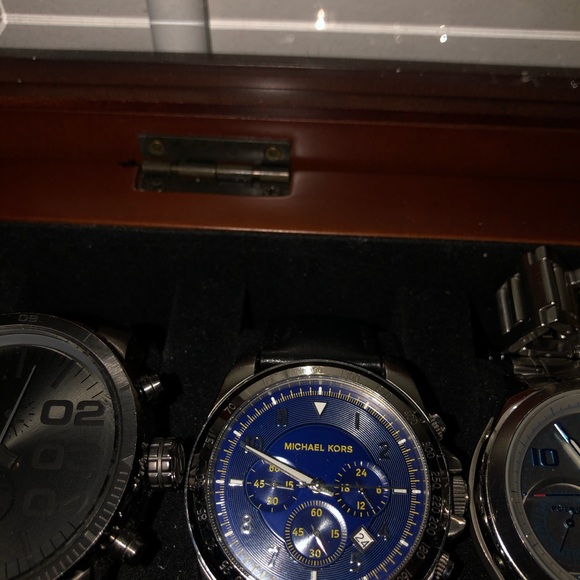 Designer Watches - Picture 3 of 15